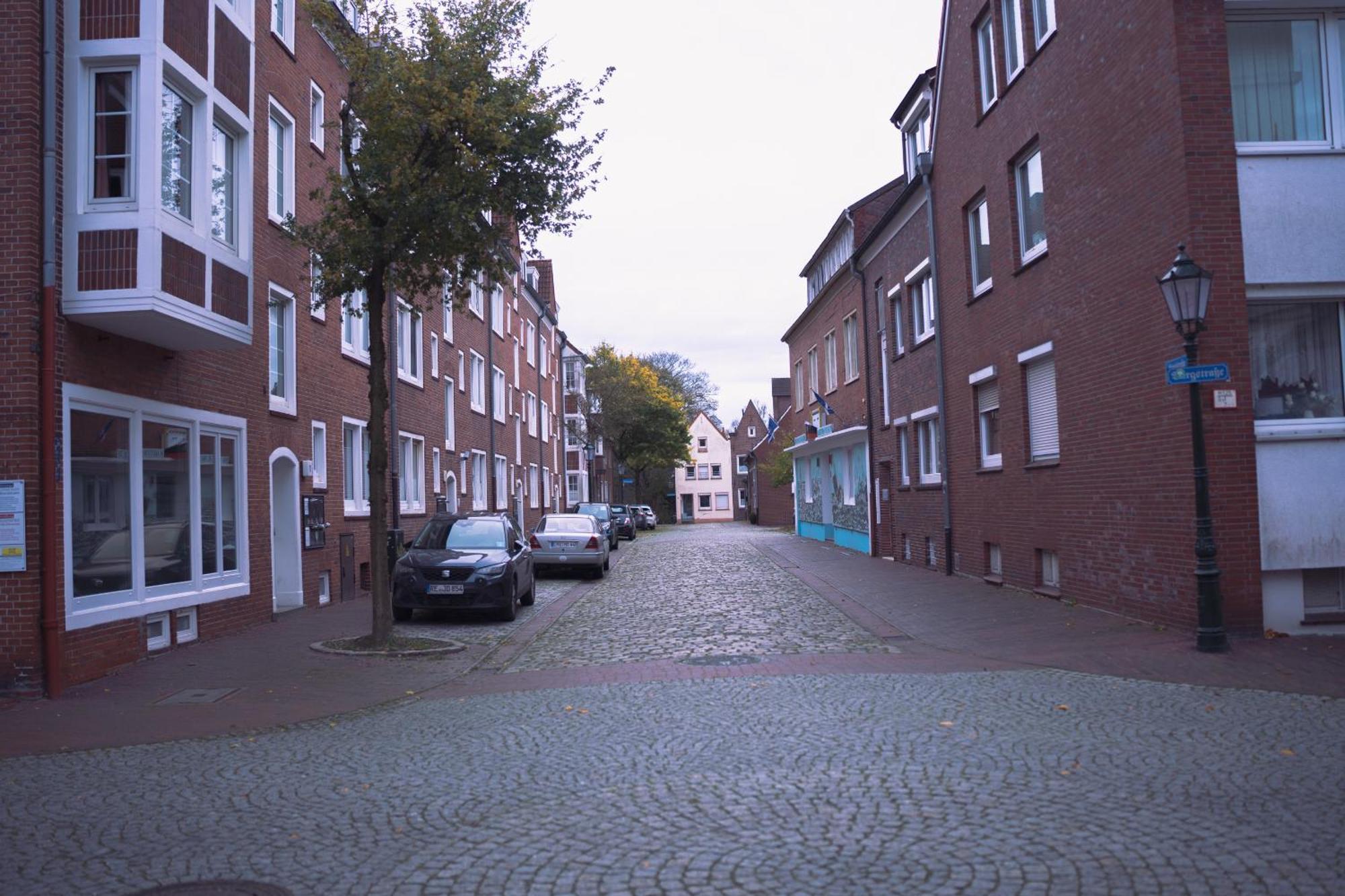 Schoenes Apartment In Der Altstadt , Kostenlose Parkplaetze In Der Naehe Емден Екстериор снимка